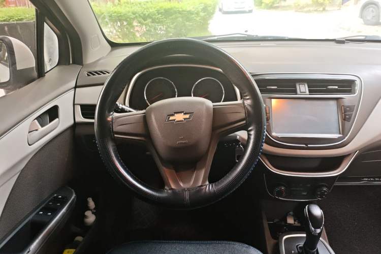 Used Chevrolet Lova RV 2016 1.5L Automatic Comfort Edition Steering Wheel