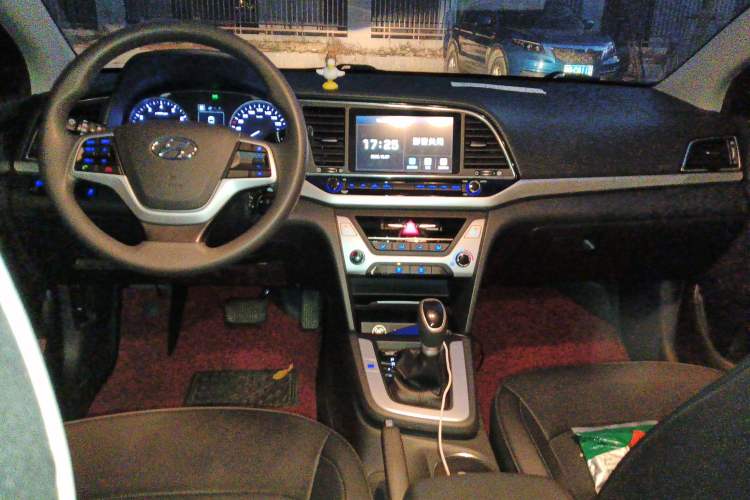 Used Hyundai Elantra (6th Generation / Lingdong) 2016 1.6L Automatic ZhiXuan – Elite Version Center Console