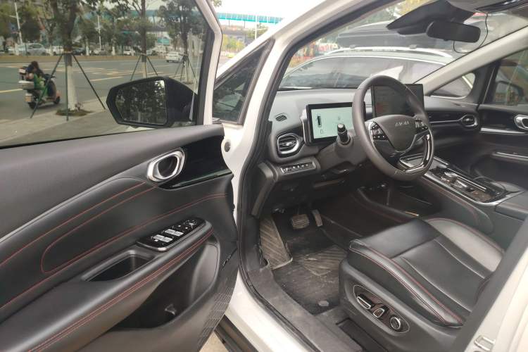 Used AION V 2021 Plus 70 Super Fast Charging Version Ternary Lithium
