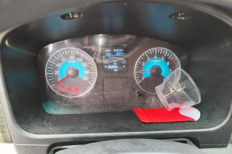 Used Jinbei New Hiace X30L CNG 2023 70L CNG Wealth Edition 6/7-seater Bus Non-Air-Conditioned Model SWCC15M