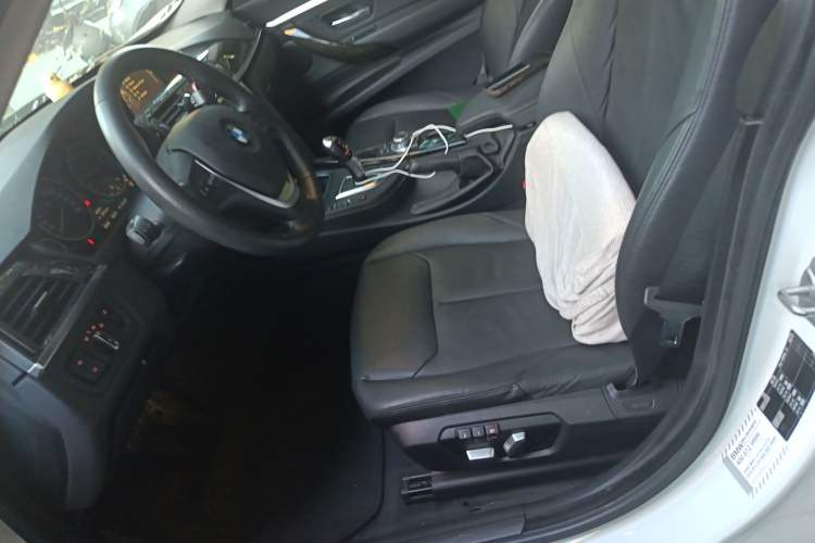 Used BMW 3 Series GT 2014 320i Leading Model Left Front Seat