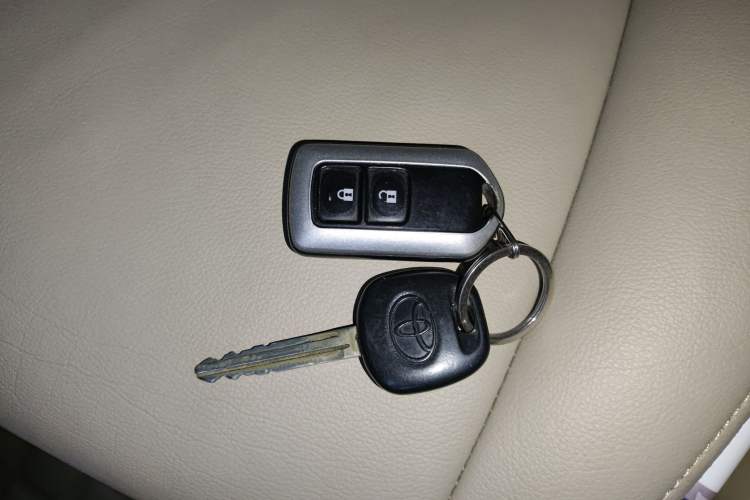 Used Toyota Highlander 2012 2.7L 2WD 5-Seater Elite Edition
