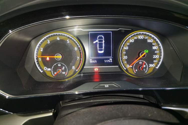 Used Volkswagen Passat 2019 330TSI Elite Edition China V Standard Odometer Close Up