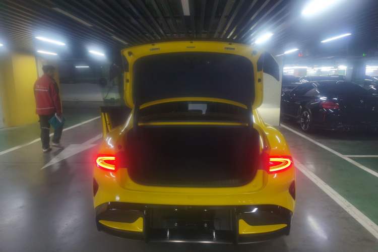 Used Xiaomi Auto SU7 Ultra 2025 Ultra Model Trunk