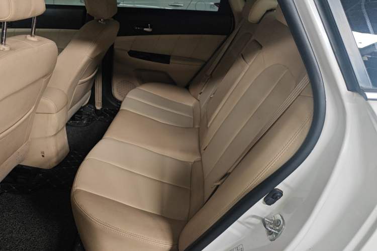 Used CHANGAN Eado 2015 1.6L Manual Luxury Model China V Standard