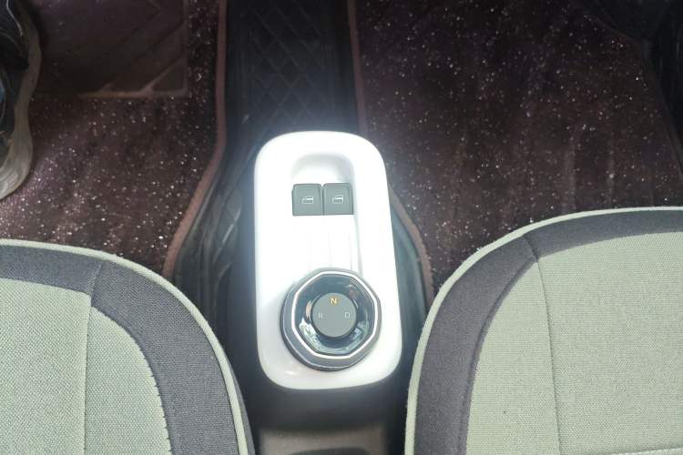 Used Geely Galaxy Panda 2025 210 km – Yuanqi Bear Gear Lever