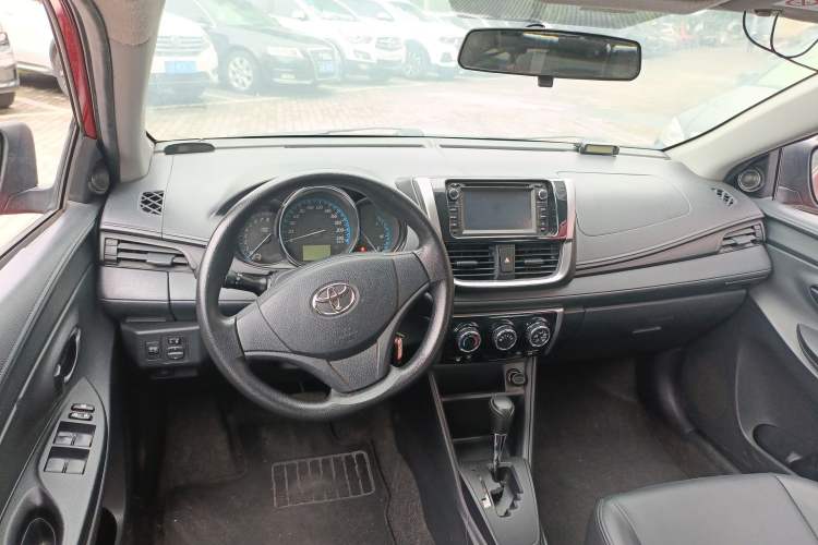 Used Toyota YARiS L Zhi Xuan 2016 Revised 1.5E CVT Charming Edition Center Console