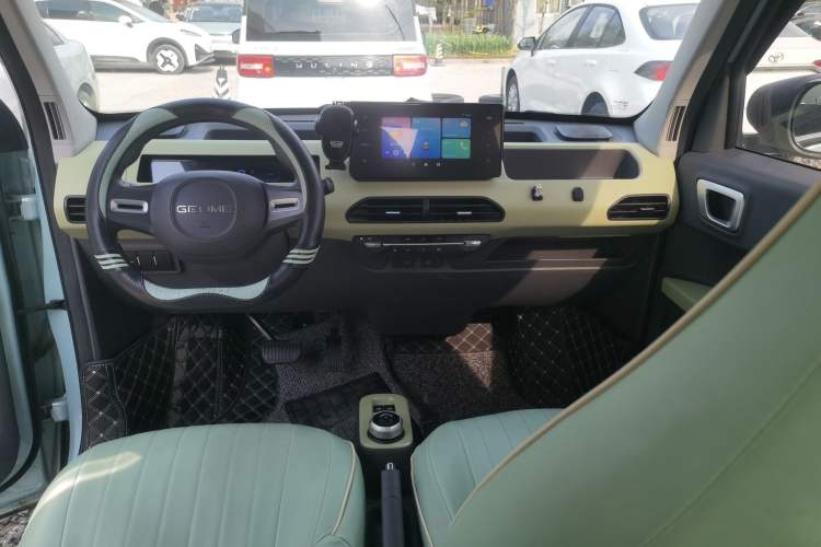 Used Geely Galaxy Panda 2023 Panda Mini 200km Endurance Bear Audio And AC Panel