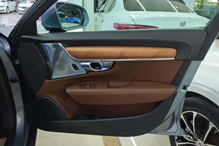 Used Volvo S90 New Energy 2019 T8 E-Drive Hybrid Intelligent Luxury Version China V Standard Right Front Door Interior