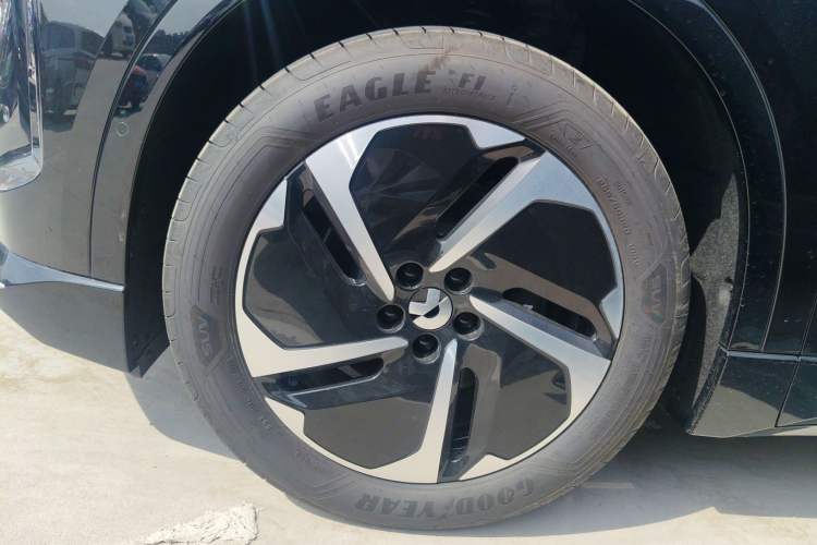 Used Nio EC6 2025 75 kWh Left Front Wheel Hub