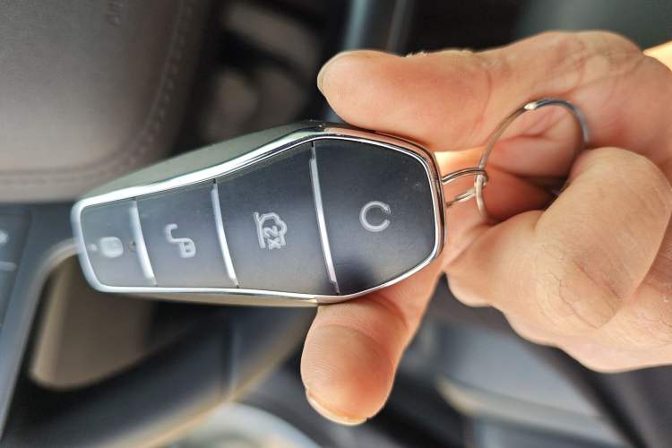 Used BYD Qin L 2025 DM-i Smart Drive 80KM Leading Model Vehicle Key