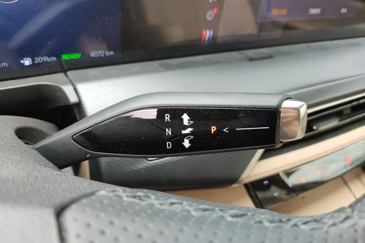 Used Buick GL8 New Energy 2025 Lu Shang Luxury Edition 7-Seater Gear Lever