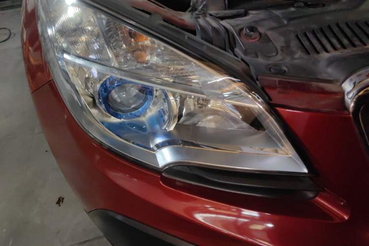 Used Buick Encore 2015 1.4T Automatic Two-Wheel Drive Urban Leading Model Right Front Headlight