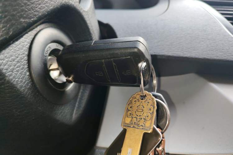 Used SAIC MAXUS G10 2019 Facelift PLUS 1.9T Manual Smart Edition Diesel Emission Standard China V Vehicle Key