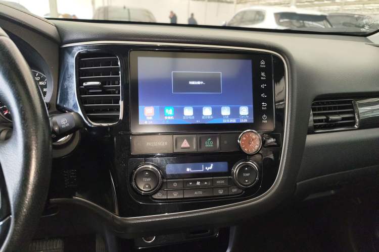 Used Mitsubishi Outlander 2018 2.0L Two-Wheel-Drive Jiale Edition 7-Seater