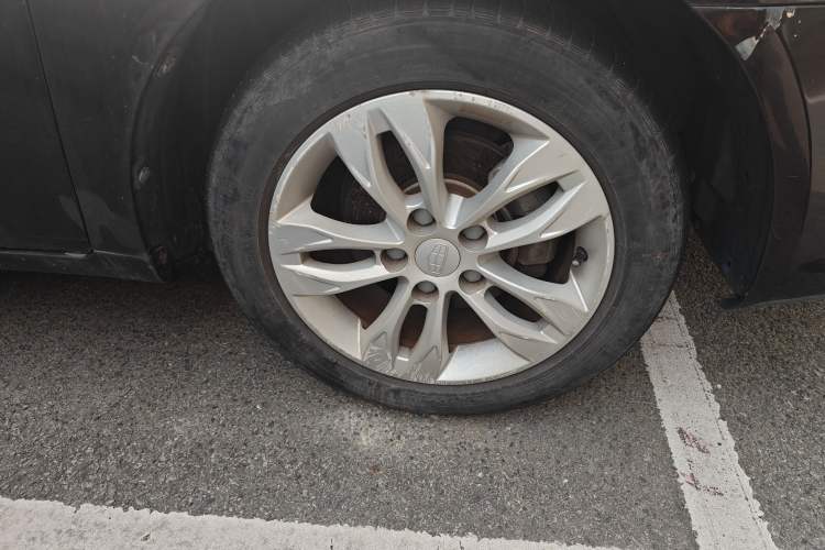 Used Geely Auto Emgrand 2015 Sedan 1.5L Manual - Top Trim Level
