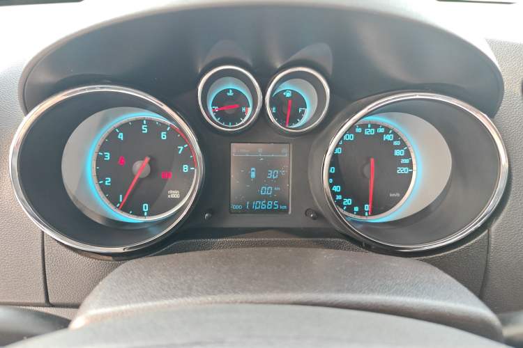 Used Changan CS35 2014 1.6L Manual Luxury Model China IV Standard
