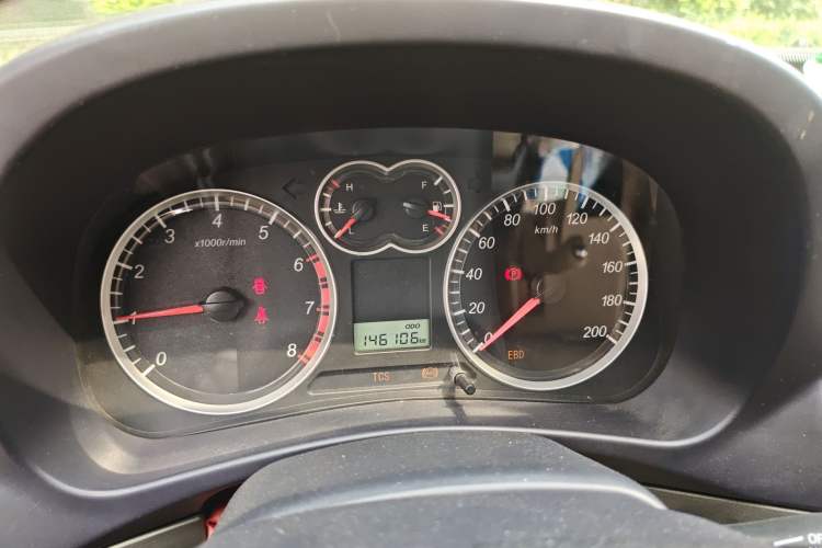 Used Haval H5 Classic 2010 European-style 2.0L Two-Wheel Drive Model with Sunroof