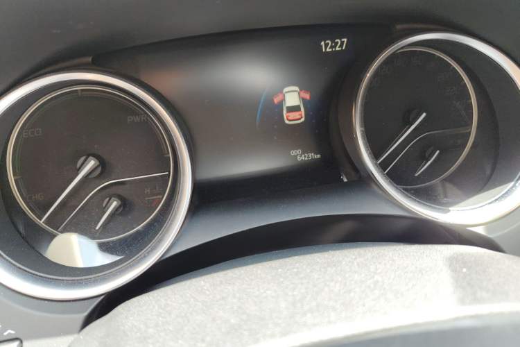 Used Toyota Camry 2019 Revised Version Dual-Engine 2.5 HG Luxury Edition Odometer Close Up