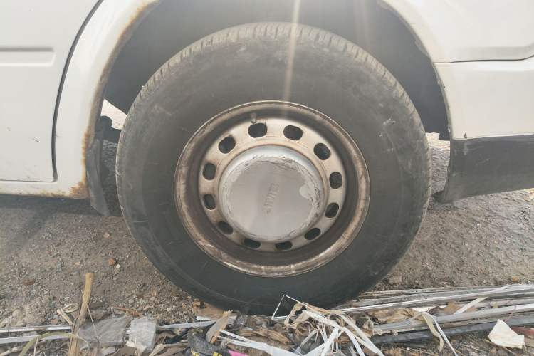 Used JMC Transit 2019 2.8T Commercial Version Short Wheelbase Mid-Roof 6-Seater China VI JX493