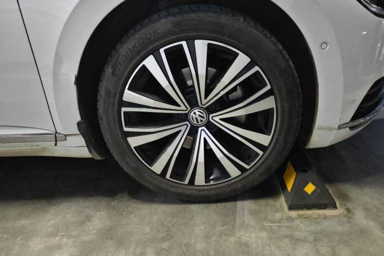 Used Volkswagen FAW-Volkswagen CC 2020 330TSI Glamour Edition China VI Standard Right Front Wheel Hub