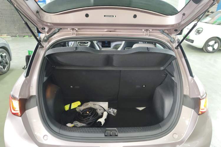Used BYD Dolphin 2023 420 km Fashion Edition Trunk