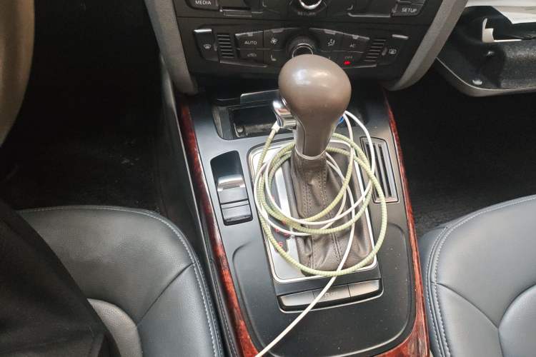 Used Audi A4L 2011 2.0 TFSI Standard Model Gear Lever