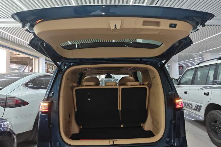 Used VOYAH Dream 2025 PHEV Four-Wheel-Drive Flagship Kunpeng Edition