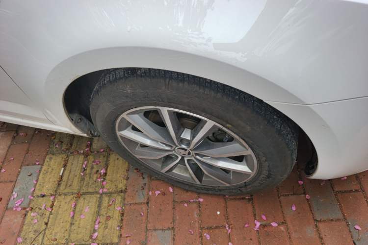 Used Skoda Octavia 2019 1.5L Automatic SmartDrive Comfort Edition China VI Standard Right Front Wheel Hub