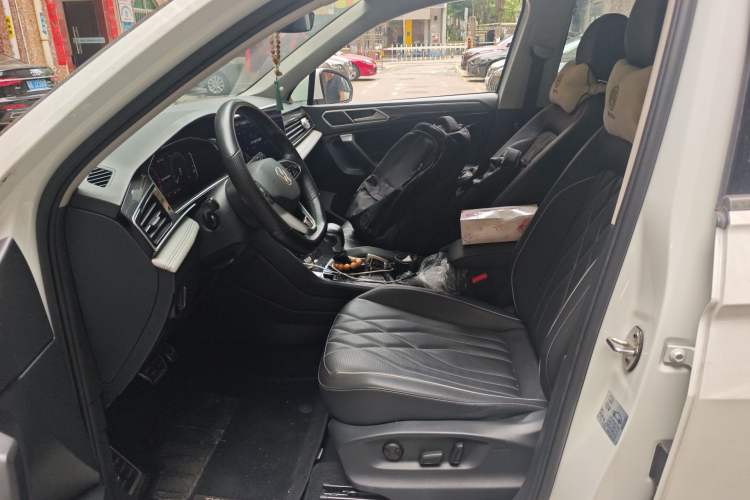 Used Volkswagen Tiguan L 2023 330TSI Automatic Two-Wheel Drive R-Line Enjoyment Edition Left Front Seat