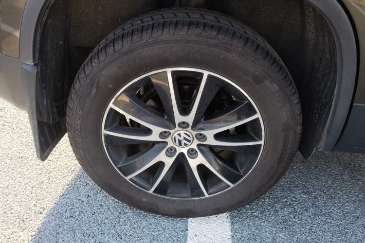 Used Volkswagen Tiguan L 2013 1.8TSI Automatic Two-Wheel Drive Luxury Model
