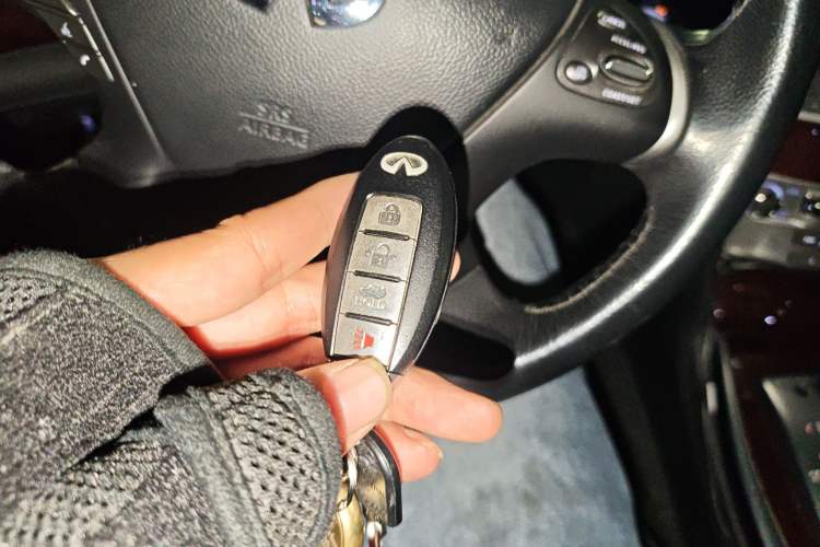 Used Infiniti Q70 2013 Q70L 2.5L Elegance Edition