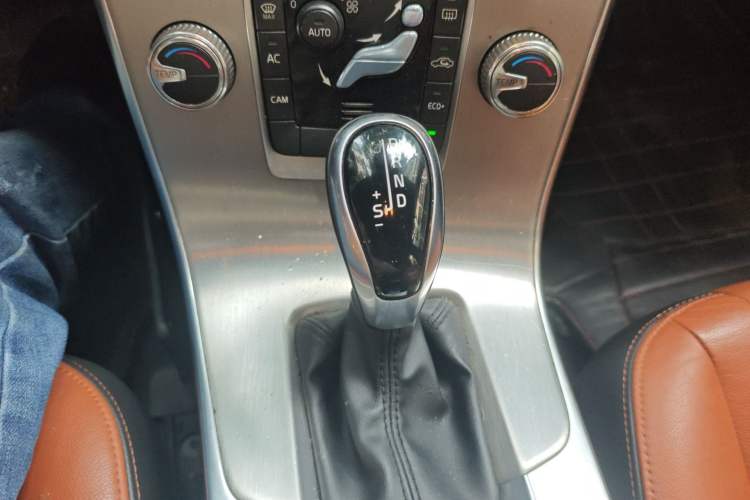 Used Volvo S60 2018 S60L T3 Smart Upgrade Edition Gear Lever