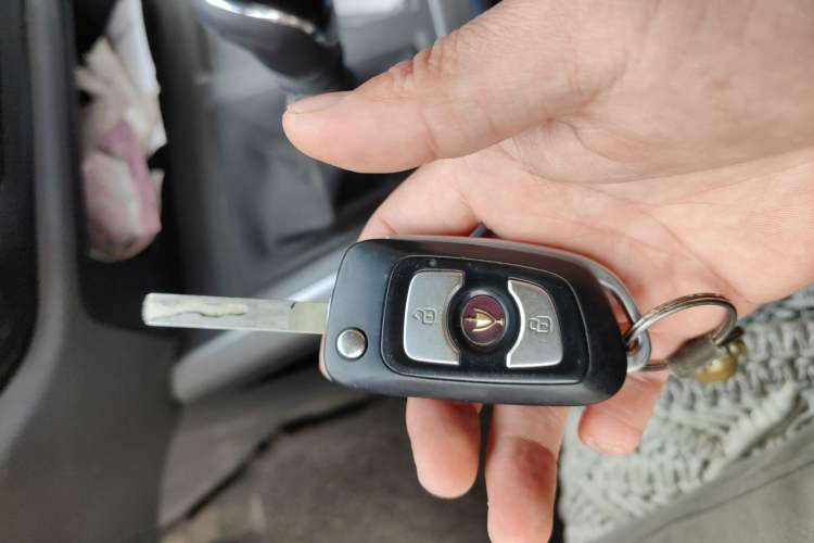 Used Jinbei Hiace King 2021 2.0L City Transport King Series Express Model Standard Top 6-Seater 1TZS