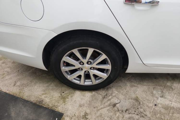 Used Chevrolet Malibu 2018 530T Automatic Luxury Edition Right Rear Wheel Hub