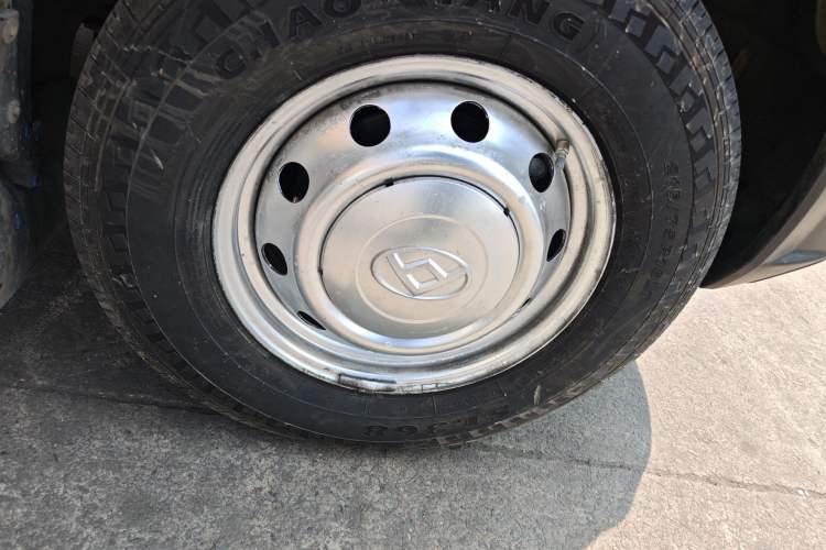 Used SAIC MAXUS Xintu V80 2018 2.5T AMT Commercial & Travel Long Wheelbase Mid-Roof 9-Seater