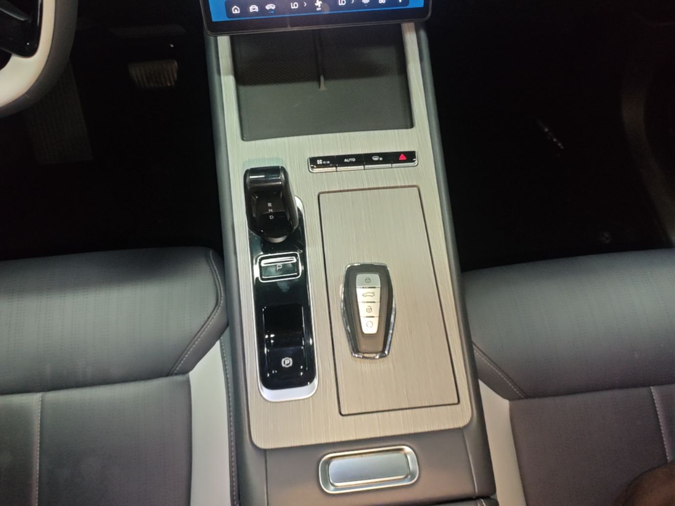 Geely Auto FX11 2024 1.5TD DCT Dragon Edition — снимка 16