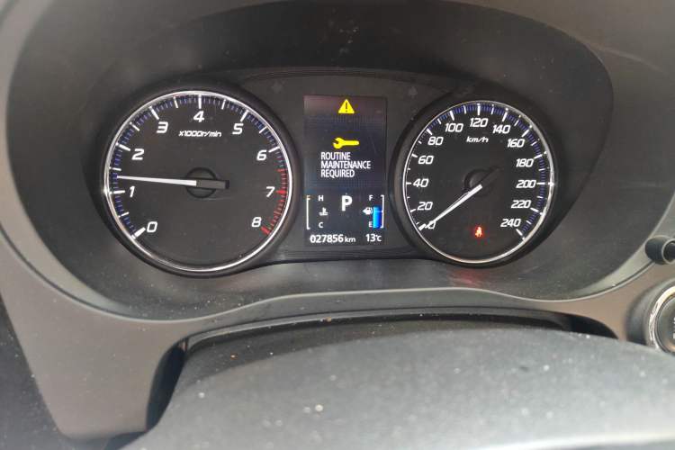 Used Mitsubishi Outlander 2019 2.0L Two-Wheel Drive Comfort Edition 5 Seats China VI Standard Odometer Close Up