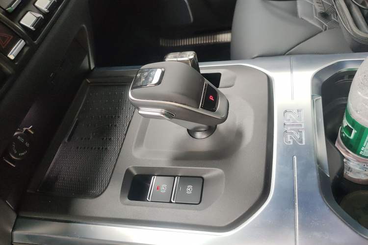 Used 212 T01 2024 2.0T Mechanic Gear Lever