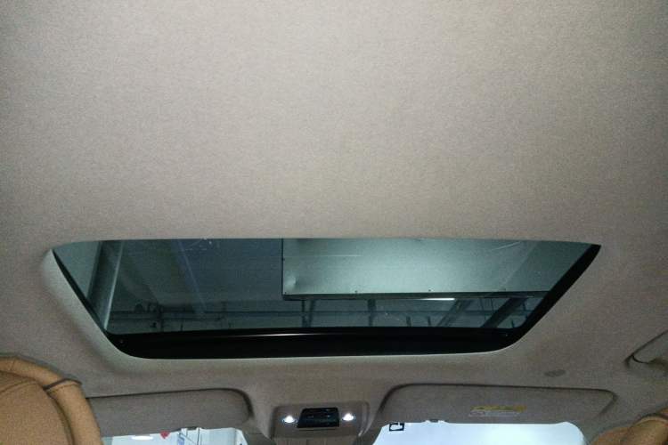 Used Denza D9 2022 DM-i 970 Four-Wheel Drive Flagship Model
