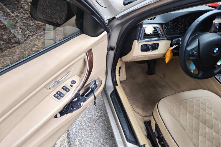 Used BMW 3 Series 2013 320Li Fashion Model
