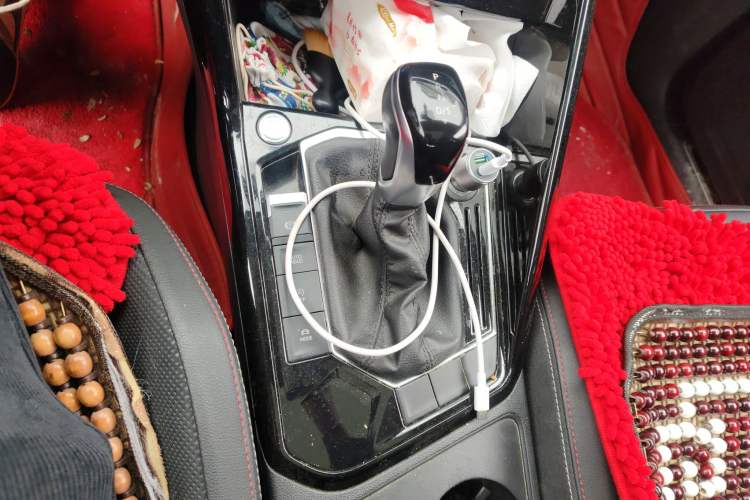 Used Volkswagen Tayron 2020 280TSI Two-Wheel Drive Luxury Connect Edition Gear Lever