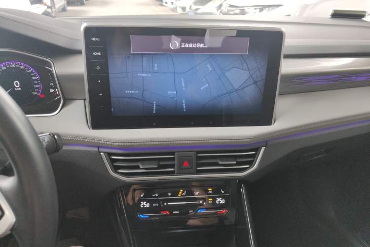 Used Volkswagen Tayron 2023 Revised Version 380TSI All-Wheel Drive R-Line High-Energy Edition Audio And AC Panel