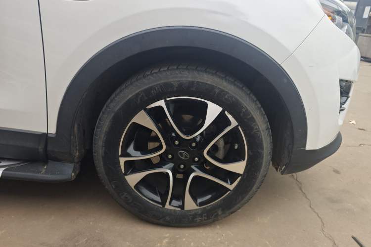 Used Soueast DX7 2015 1.5T Automatic Luxury Model Right Front Wheel Hub