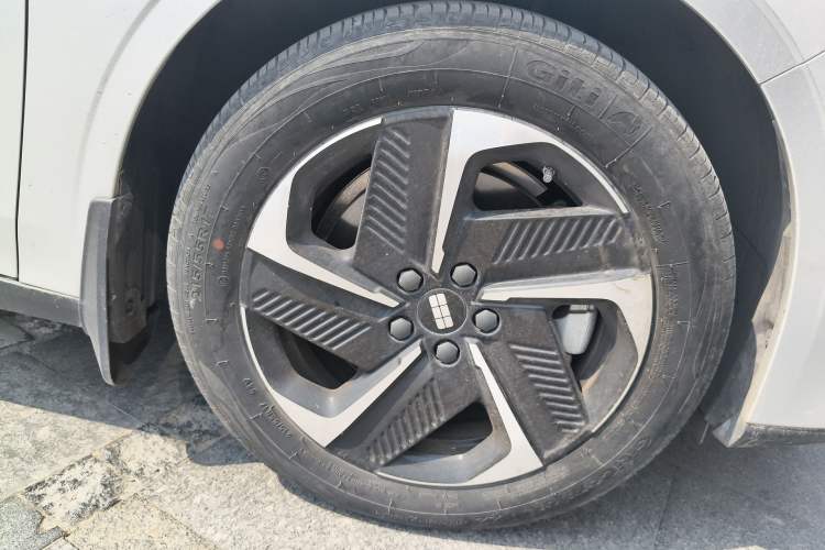 Used Geely Galaxy L6 2023 60km AIR Exterior 7