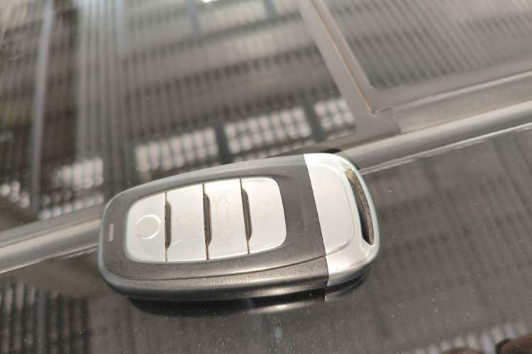 Used Hongqi H9 2022 2.0T Smart Connect Flagship Edition Vehicle Key