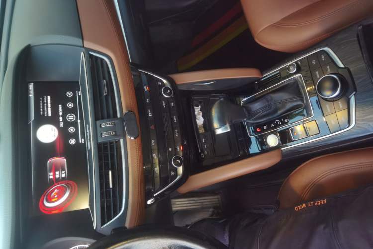 Used BORGWARD BX7 2016 28T Four-Wheel Drive Flagship Version 5 Seats Audio And AC Panel