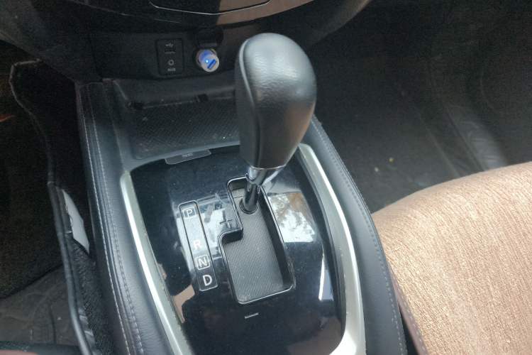 Used Nissan X-Trail 2015 2.0L CVT Comfort MAX Edition 2WD