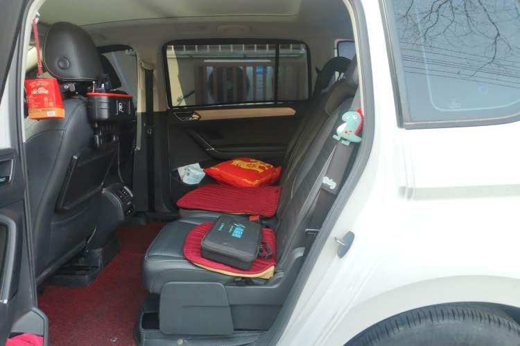 Used Volkswagen Touran 2016 Volkswagen Touran L 280TSI DSG Comfort Edition
