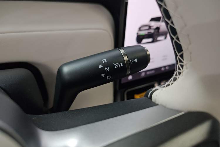 Used iCAR V23 2025 501 Four-Wheel Drive Advanced Version